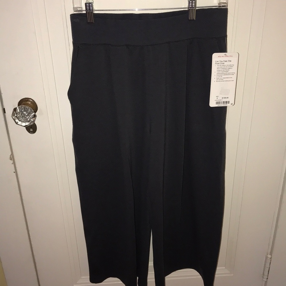 Lululemon “Can You Feel the Pleat” Crop
